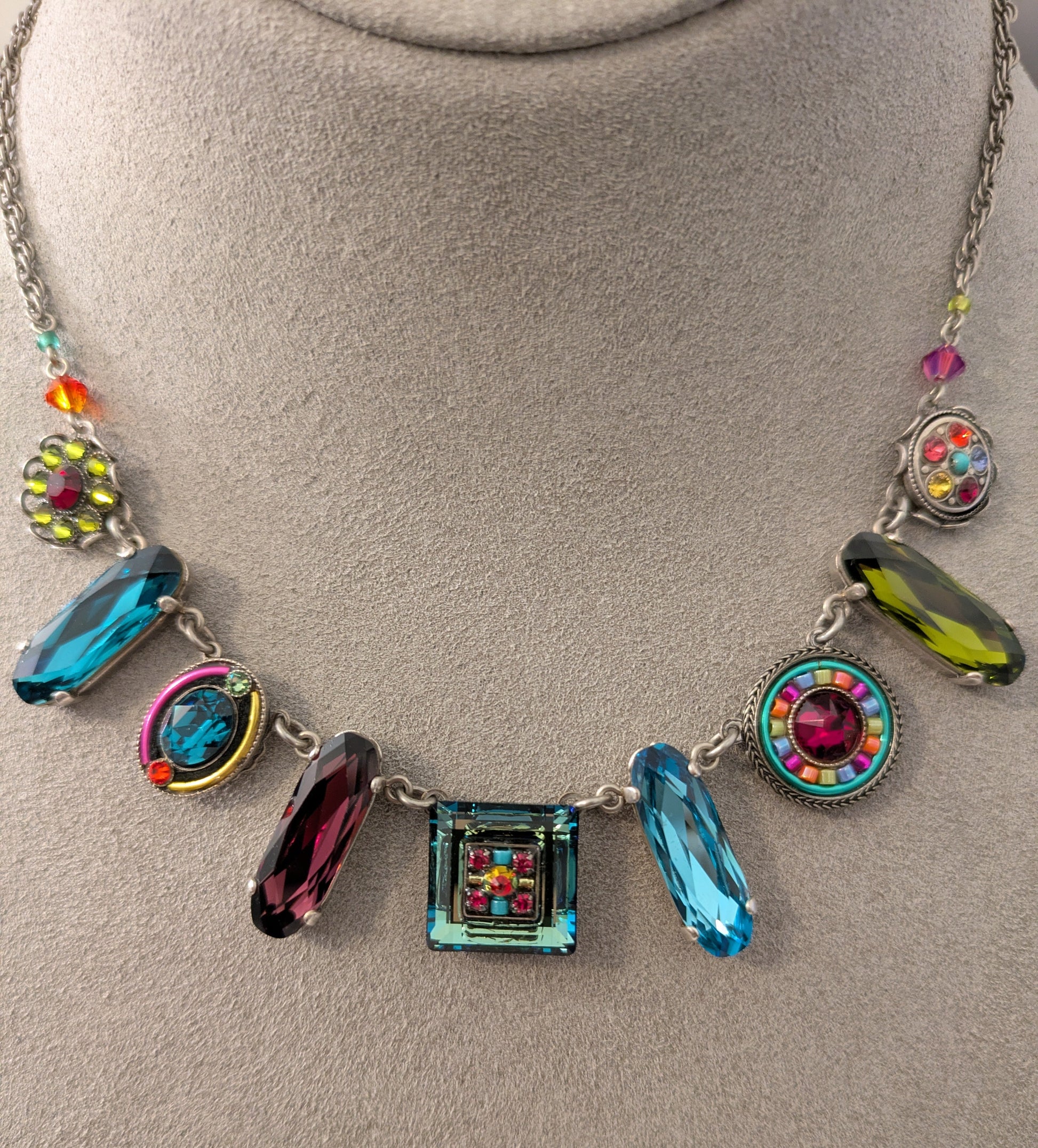 Firefly Jewelry necklace multi color