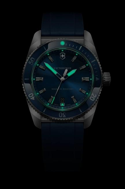 Victorinox Maverick Quartz 39 mm Watch – 242094