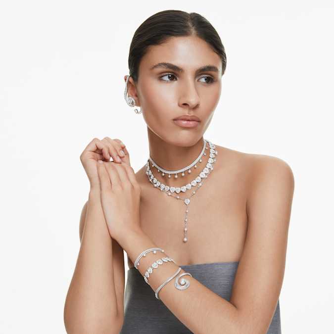 Model with Ariana Grande x Swarovski Tennis bracelet Mixed cuts, Heart, White, Rhodium plated 5720860